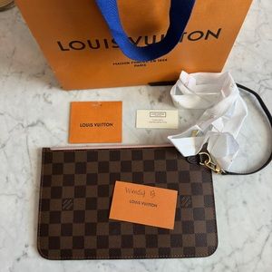 Louis Vuitton Neverfull Rose Ballerine Wristle/Pouch